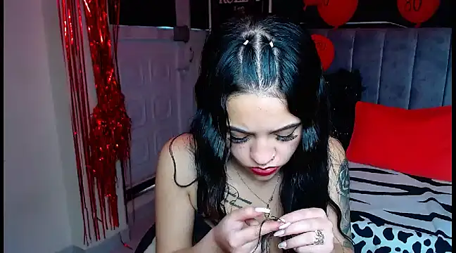 Snapshot of Violettasquirt chatting on March 14, 2025, 6:18 pm Violettasquirt online show from March 14, 2025, 6:18 pm