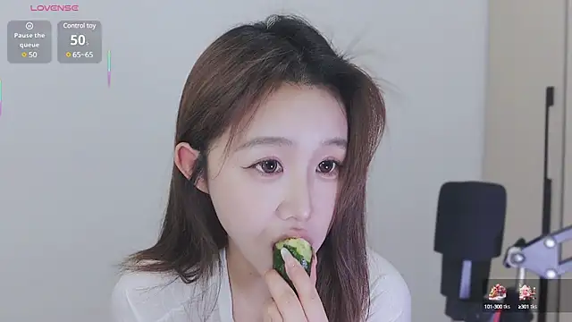 Hazel-11 online show from February 19, 2025, 1:50 pm