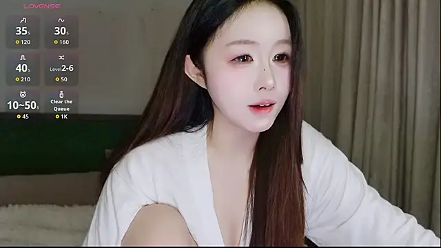 Snapshot of Hazel-11 chatting on January 19, 2026, 1:59 pm Hazel-11 online show from January 19, 2026, 1:59 pm