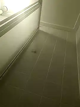 Linda 999 online show from April 19, 2026, 8:44 pm