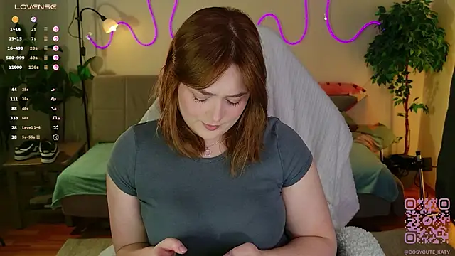 cosycute  online show from April 20, 2026, 6:31 pm