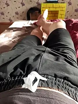 red red00 online show from March 6, 2025, 1:24 pm