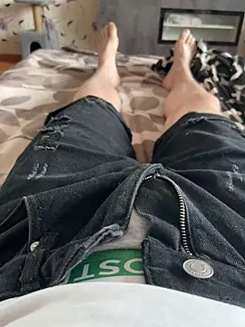 red red00 online show from March 5, 2026, 6:10 am