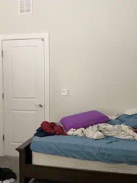 yfui221 online show from April 15, 2026, 5:50 pm