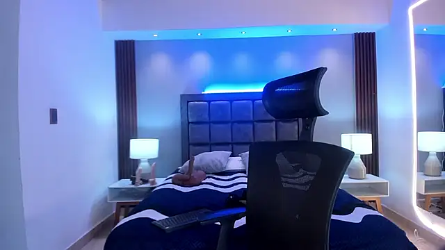 Snapshot of Susann_Ross chatting on September 12, 2025, 10:59 am Susann Ross online show from September 12, 2025, 10:59 am