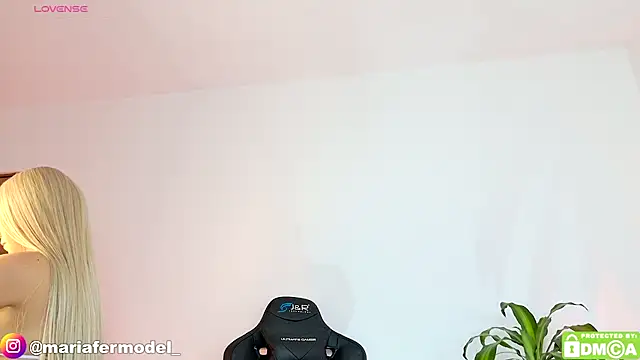 Snapshot of Mariafer05 chatting on November 17, 2025, 1:04 pm Mariafer05 online show from November 17, 2025, 1:04 pm