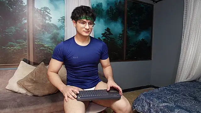 Snapshot of Mark_Evans1_ chatting on February 14, 2025, 2:50 am Mark Evans1 online show from February 14, 2025, 2:50 am