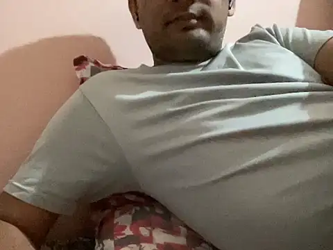 NiceBoy9099 online show from November 12, 2025, 6:01 pm