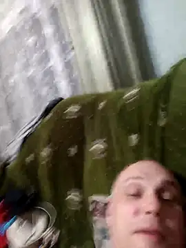 Pineapple04 online show from November 9, 2025, 8:13 pm