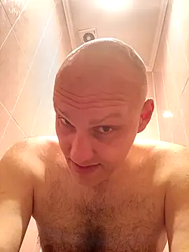 Pineapple04 online show from April 9, 2026, 6:19 am