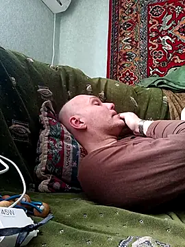 Pineapple04 online show from February 18, 2026, 8:33 am