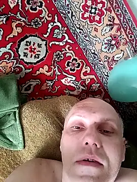 Pineapple04 online show from May 18, 2026, 3:17 am