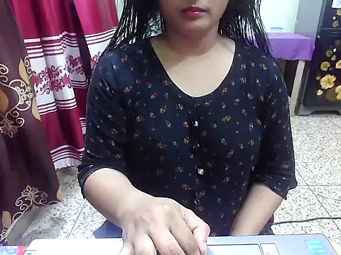 Snapshot of LovelyRose69 chatting on October 2, 2025, 6:44 pm LovelyRose69 online show from October 2, 2025, 6:44 pm