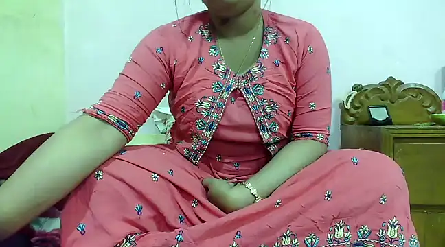 Snapshot of LovelyRose69 chatting on December 6, 2024, 3:17 pm LovelyRose69 online show from December 6, 2024, 3:17 pm