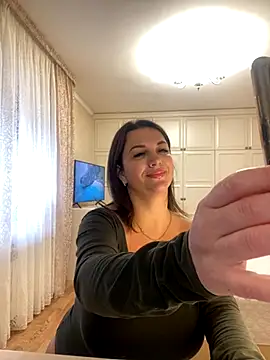 Snapshot of Dina0908 chatting on November 20, 2025, 10:49 am Dina0908 online show from November 20, 2025, 10:49 am