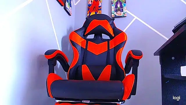 ADAM HOT online show from October 27, 2025, 9:27 pm