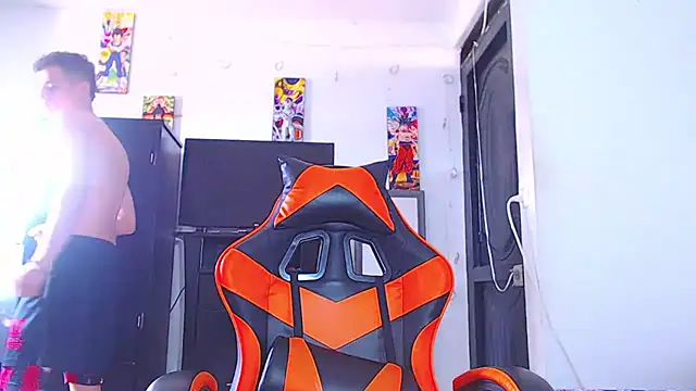 ADAM HOT online show from April 9, 2026, 2:34 pm