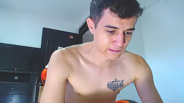 ADAM HOT online show from January 14, 2026, 10:35 pm