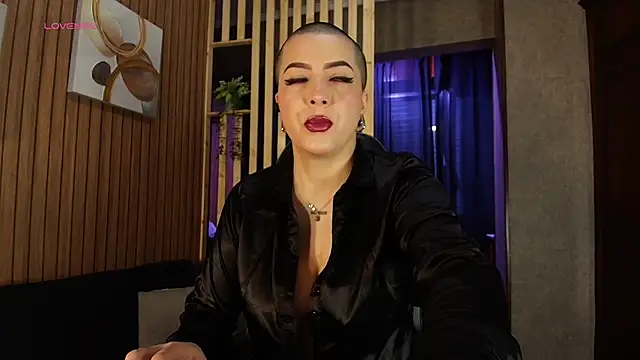 Camila Chainn online show from March 9, 2026, 6:17 am