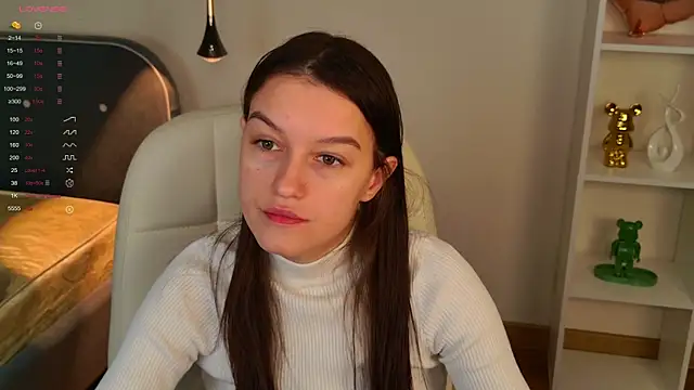 Snapshot of Alice__grace chatting on January 31, 2025, 9:26 pm Alice  grace online show from January 31, 2025, 9:26 pm
