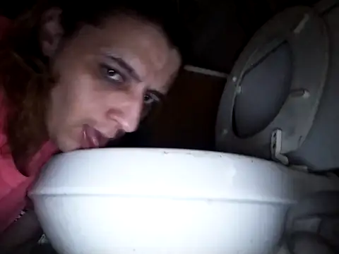 UniqueKorn86 online show from October 9, 2025, 7:25 pm