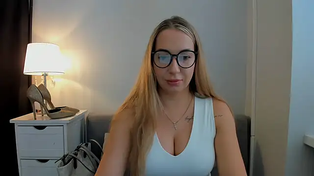 AriaDesire online show from August 8, 2026, 5:58 am