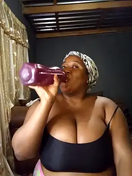 Missmoox24 online show from February 10, 2026, 9:36 pm