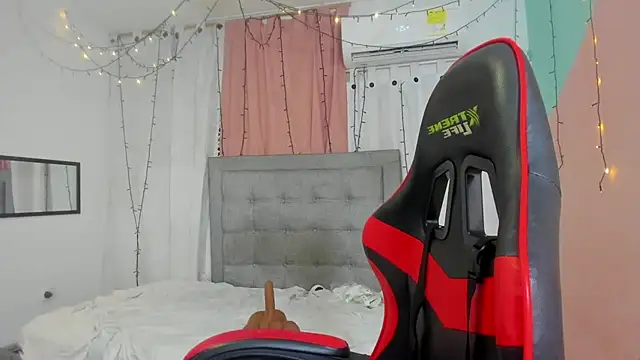 Snapshot of valentina_0_ chatting on March 2, 2025, 11:41 am valentina 0 online show from March 2, 2025, 11:41 am