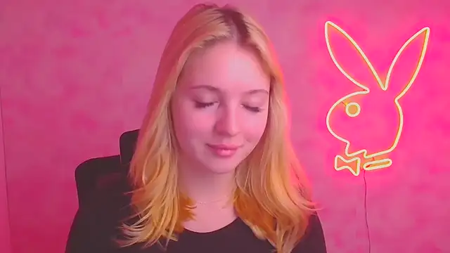 Milka kiss  online show from November 13, 2025, 12:31 pm