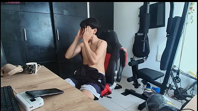 Haruto2001 online show from December 16, 2025, 2:32 pm