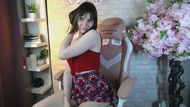 ManuTaya online show from February 13, 2025, 4:17 pm