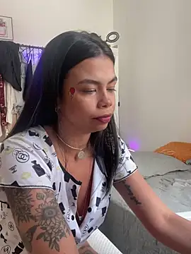 Snapshot of GrlAlice chatting on February 13, 2025, 4:50 pm GrlAlice online show from February 13, 2025, 4:50 pm