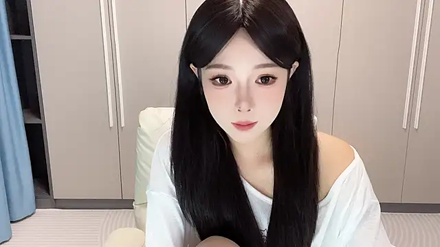 Q-ing online show from September 19, 2025, 12:31 pm