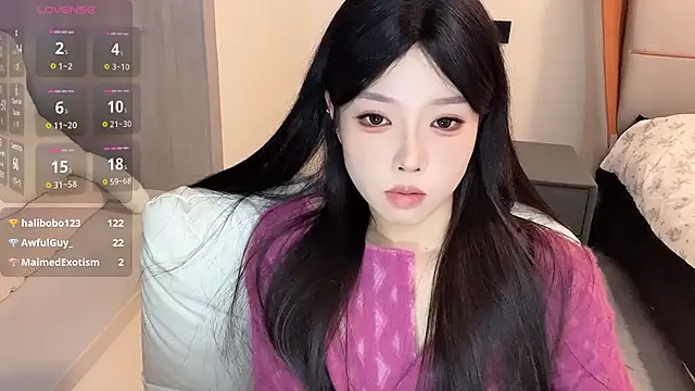 Q-ing online show from December 12, 2024, 5:48 pm