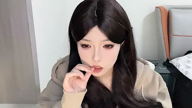 Q-ing online show from February 24, 2025, 5:33 am