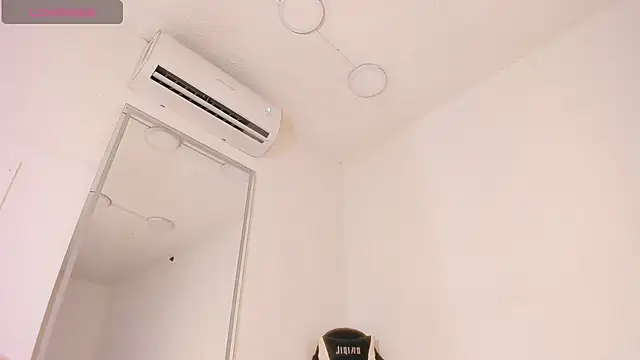 Snapshot of vera_candella chatting on January 8, 2026, 12:00 pm vera candella online show from January 8, 2026, 12:00 pm