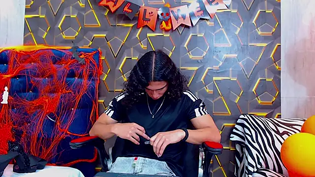 nazper online show from October 28, 2025, 5:01 pm