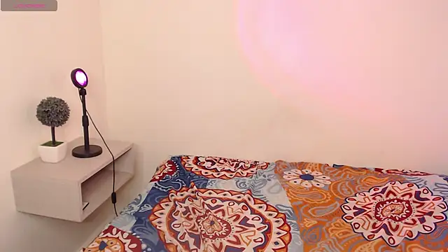 michaela cox online show from December 13, 2025, 8:04 pm