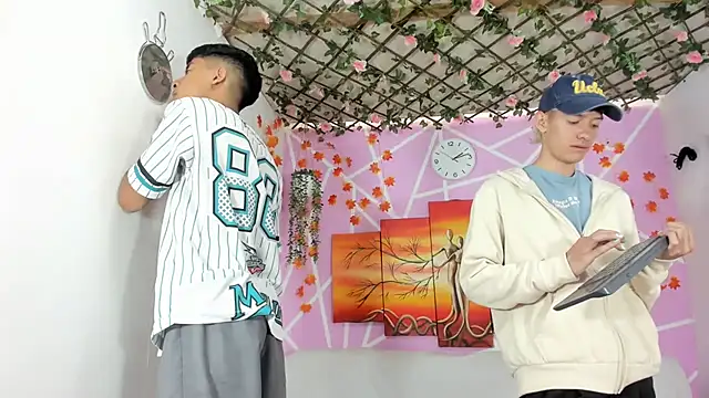 Fresahot2005 online show from March 15, 2025, 7:16 pm