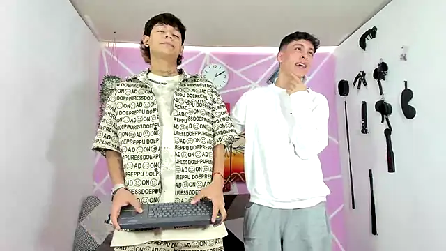 Fresahot2005 online show from February 1, 2025, 7:13 pm