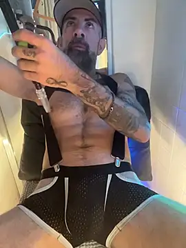 Snapshot of HandyBro chatting on November 29, 2025, 7:25 pm HandyBro online show from November 29, 2025, 7:25 pm