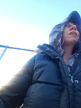 erinSmiles online show from November 19, 2025, 7:14 pm