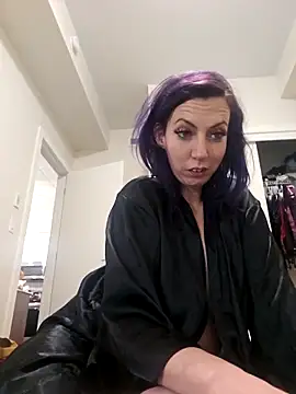 Snapshot of erinSmiles chatting on October 29, 2025, 12:59 pm erinSmiles online show from October 29, 2025, 12:59 pm