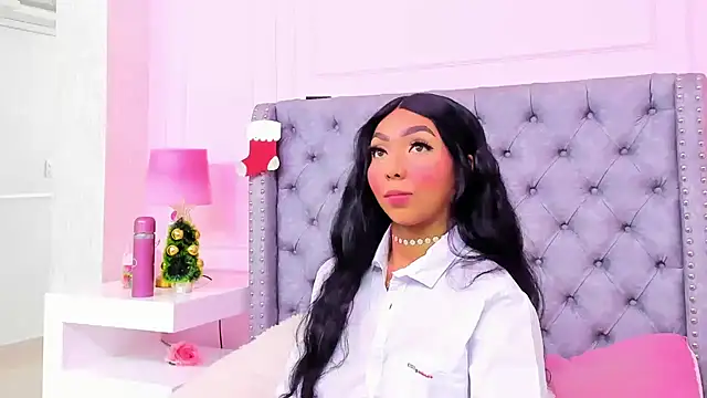 Snapshot of HaileeRoberts chatting on November 19, 2025, 12:27 pm HaileeRoberts online show from November 19, 2025, 12:27 pm