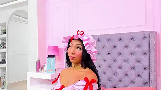 Snapshot of HaileeRoberts chatting on November 8, 2025, 12:20 pm HaileeRoberts online show from November 8, 2025, 12:20 pm