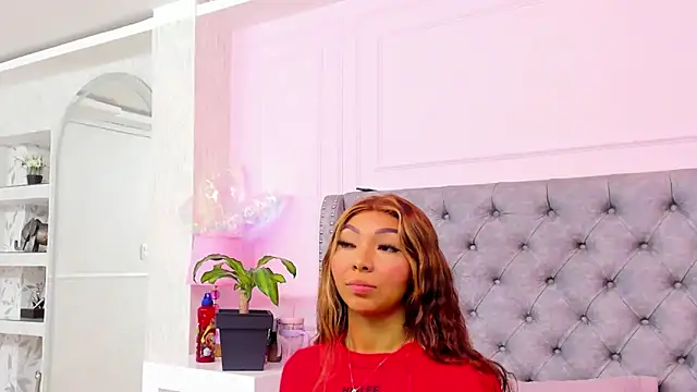 HaileeRoberts online show from April 12, 2026, 12:52 pm