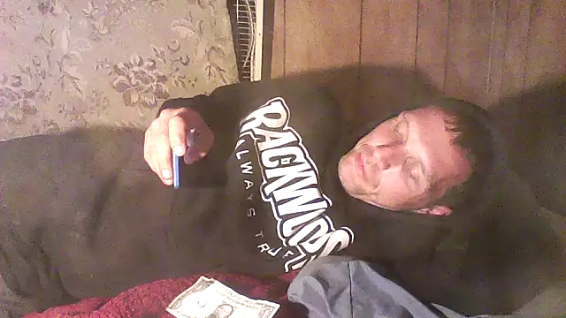 luke thighwalker2469 online show from April 23, 2026, 3:57 am