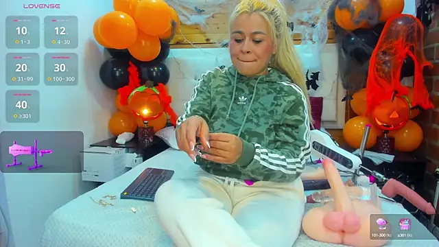 Snapshot of Dulcex69 chatting on October 12, 2025, 10:49 am Dulcex69 online show from October 12, 2025, 10:49 am