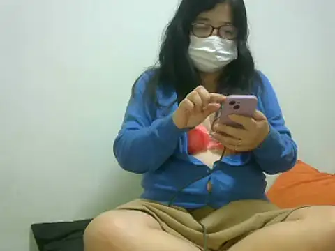 Snapshot of ryoko6681 chatting on February 18, 2025, 1:44 pm ryoko6681 online show from February 18, 2025, 1:44 pm