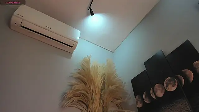 Snapshot of ALICEPOIXXXON chatting on November 26, 2025, 6:24 am ALICEPOIXXXON online show from November 26, 2025, 6:24 am